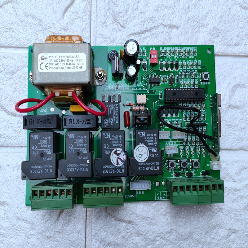 電動伸縮門控制器遙控主板 從單雙電機(jī)到無軌電路配件的全方位解析